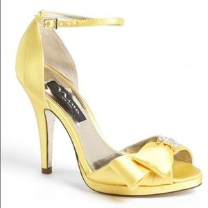 Nina Earleen Satin Pumps